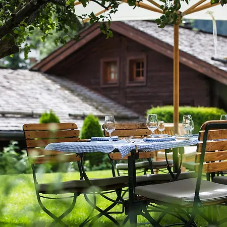 Le Hameau 1er מלון 5*