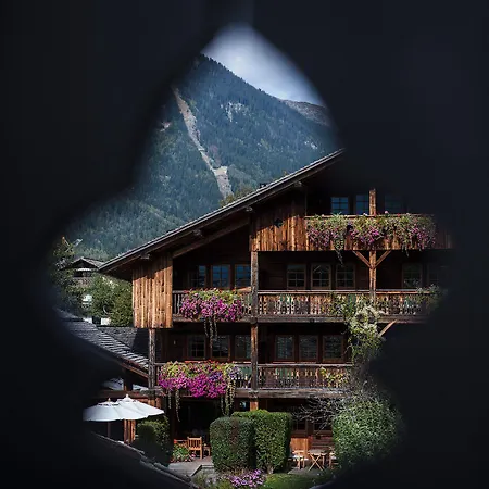 מלון Le Hameau 1er - Relais & Chateaux 5*