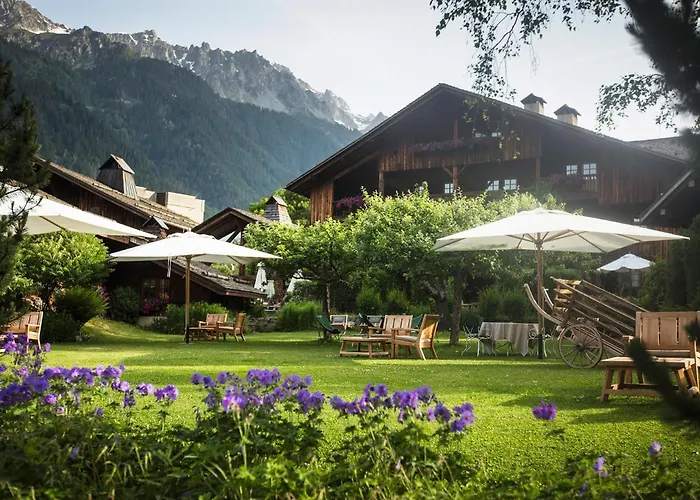 Hotel Le Hameau 1er - Relais & Chateaux 5*